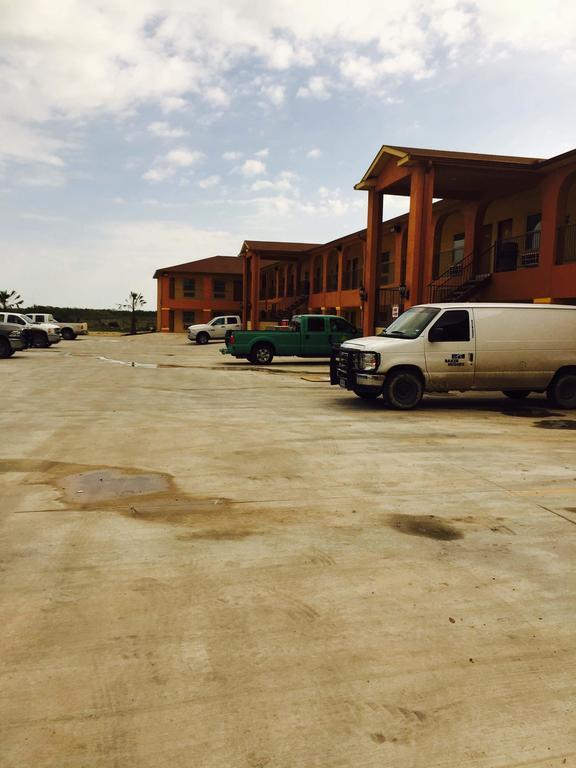 Texan Inn And Suites Tilden Kültér fotó