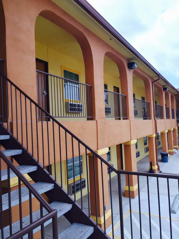 Texan Inn And Suites Tilden Kültér fotó
