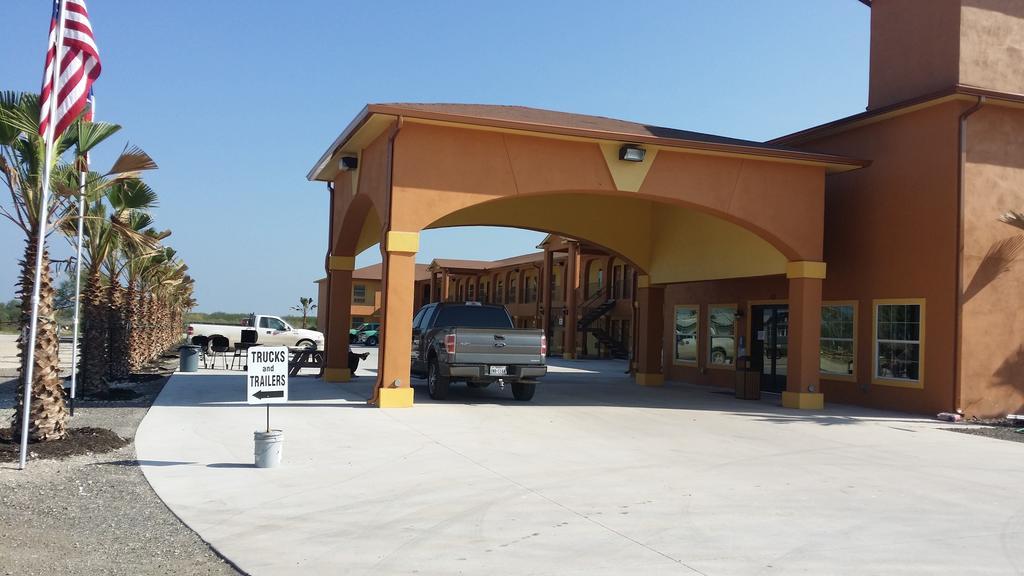 Texan Inn And Suites Tilden Kültér fotó